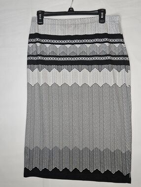 Max Studio Women's Midi Pull On Skirt Size L Pencil Straight Geometric Design